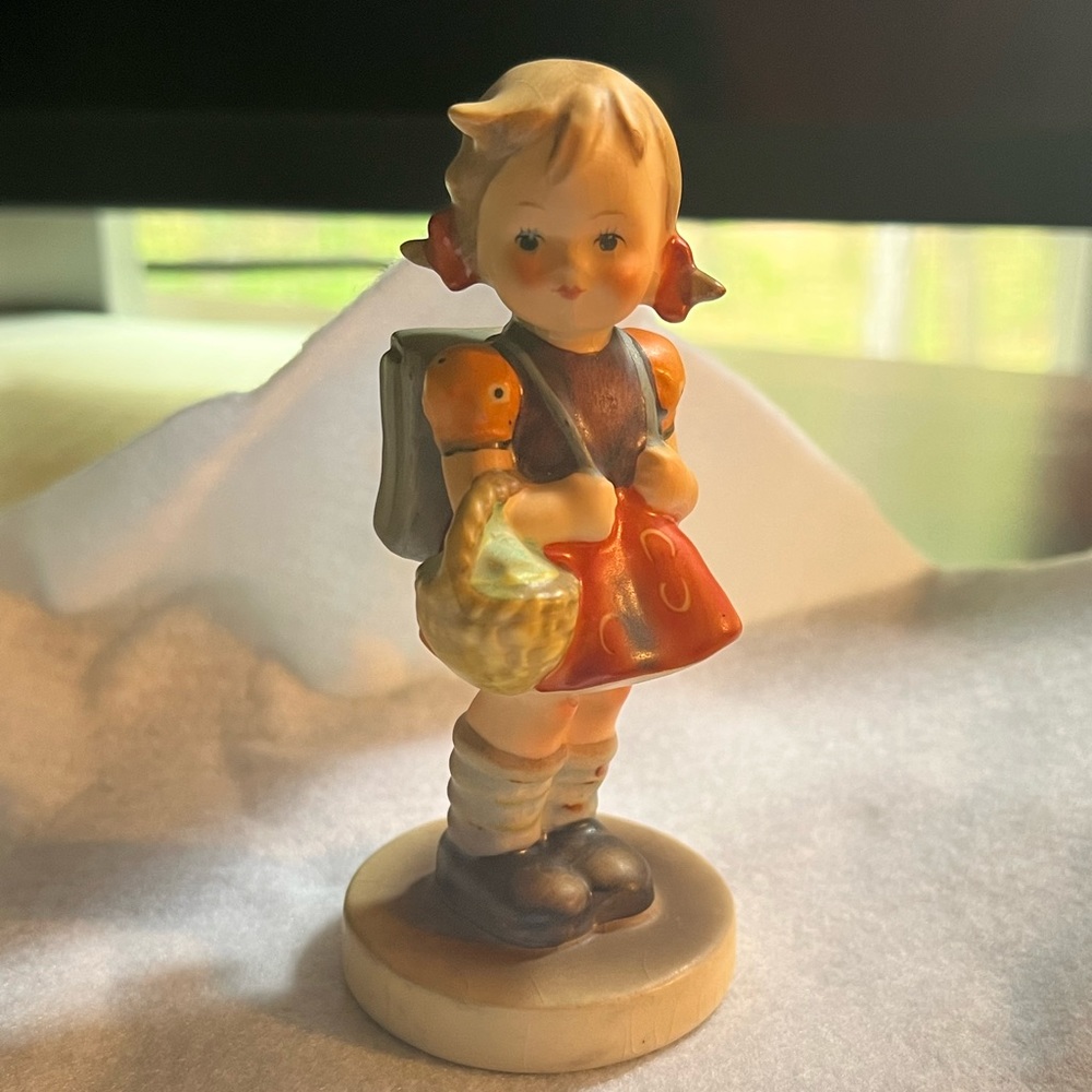 Goebel Hummel School Girl, made in Germany